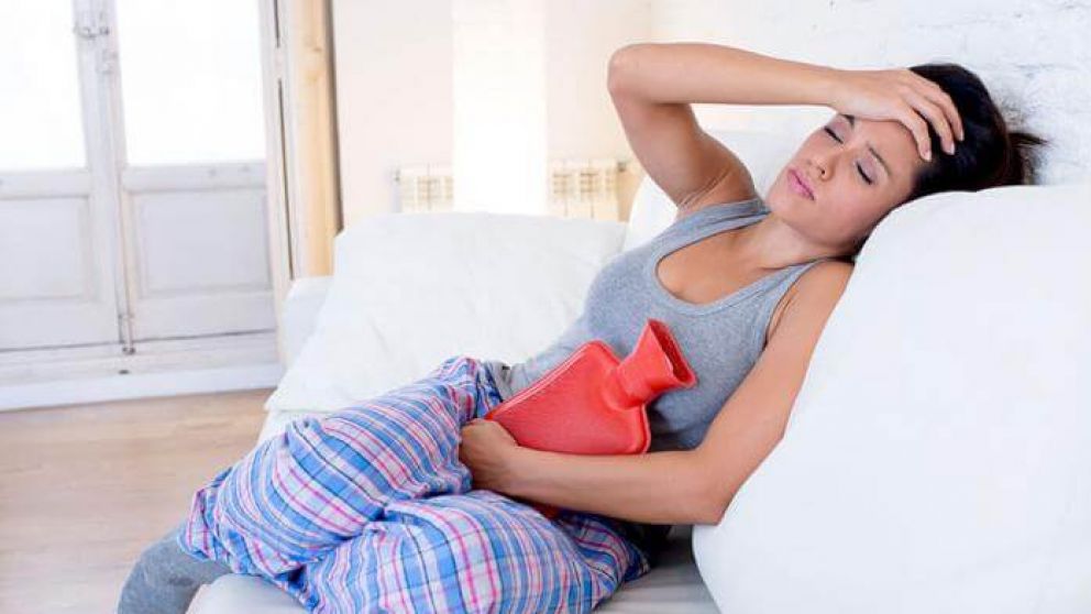 La endometriosis se caracteriza por la presencia de tejido endometrial fuera del útero