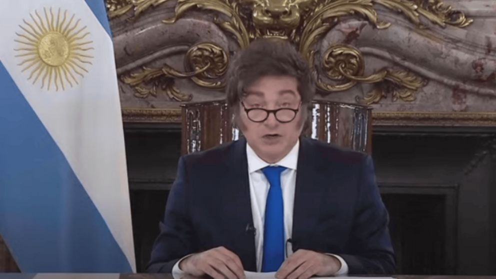 Javier Milei defendió los vetos en una cadena nacional.