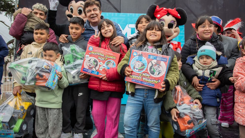 Fernando Espinoza: “Como todos los años, más de 100 mil niñas y niños reciben juguetes en La Matanza”