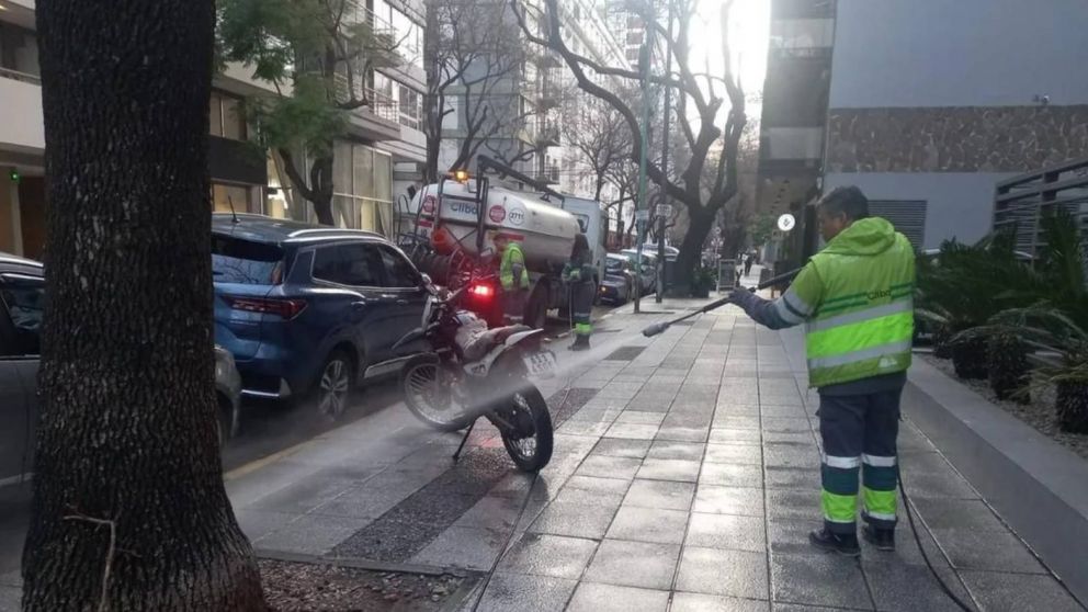 El gobierno porteño refuerza limpieza y realiza operativos especiales ante sospechas de envenenamiento de mascotas.