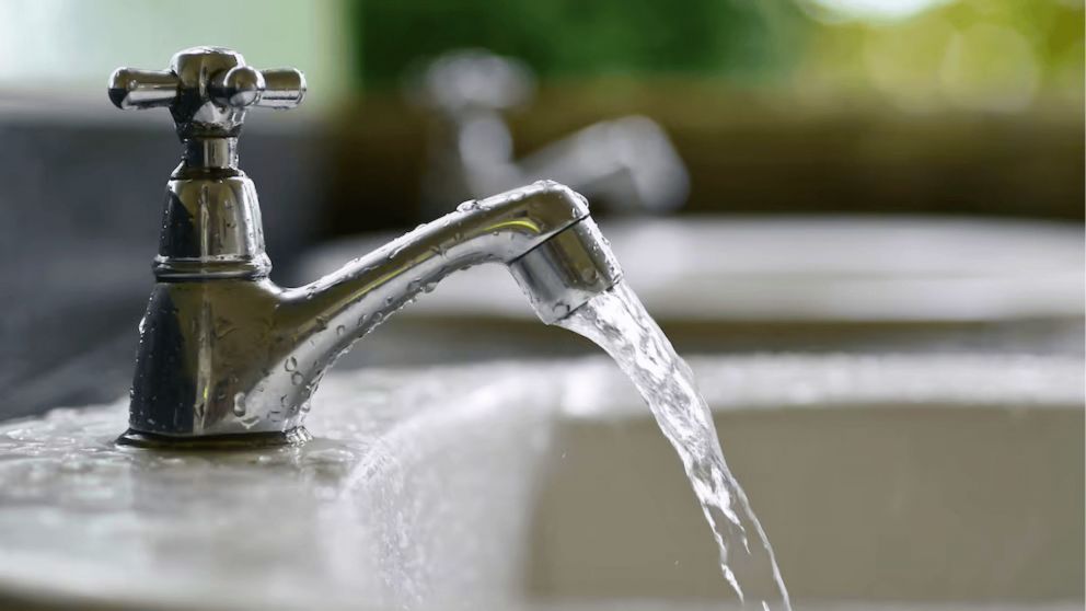 La Justicia suspendió el decreto que habilita a cortar el suministro de agua por falta de pago