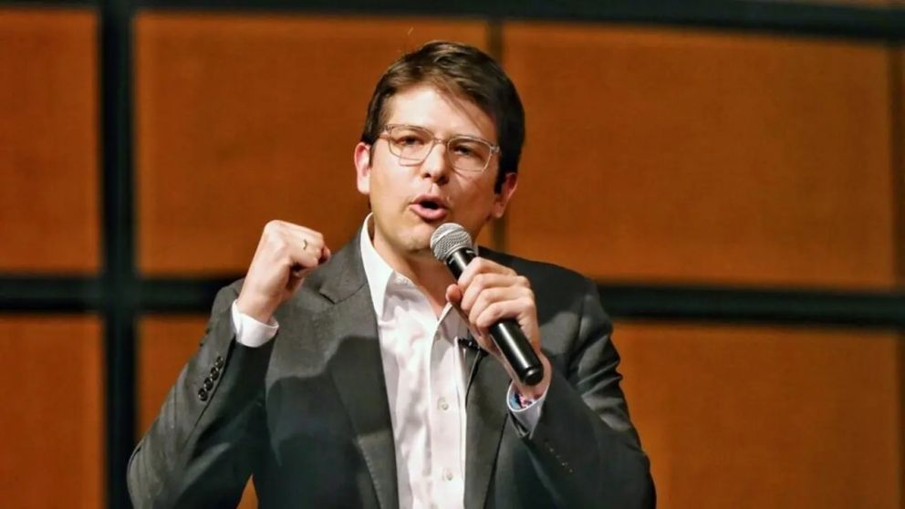 El político de 39 años pertenecía al derechista Centro Democrático