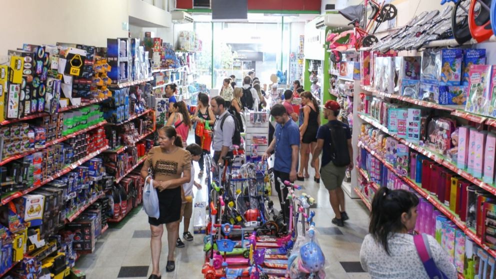Día del Niño: la venta de juguetes cayó 16% y hay preocupación por Navidad y Reyes (NA).