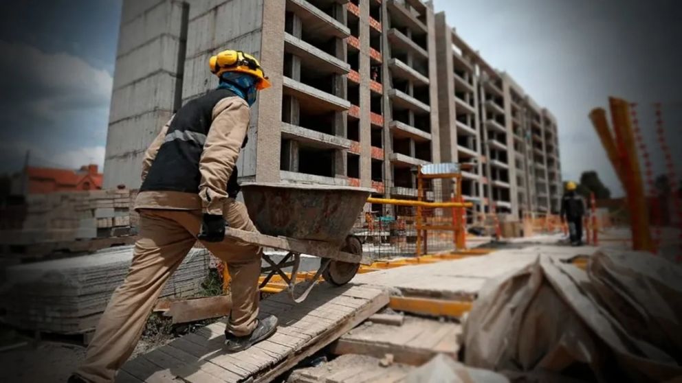 El gremio fustiga la paralización de la obra pública