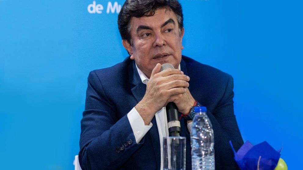 Fernando Espinoza: "El pueblo y los cient�ficos con su voto van a frenar a Milei"