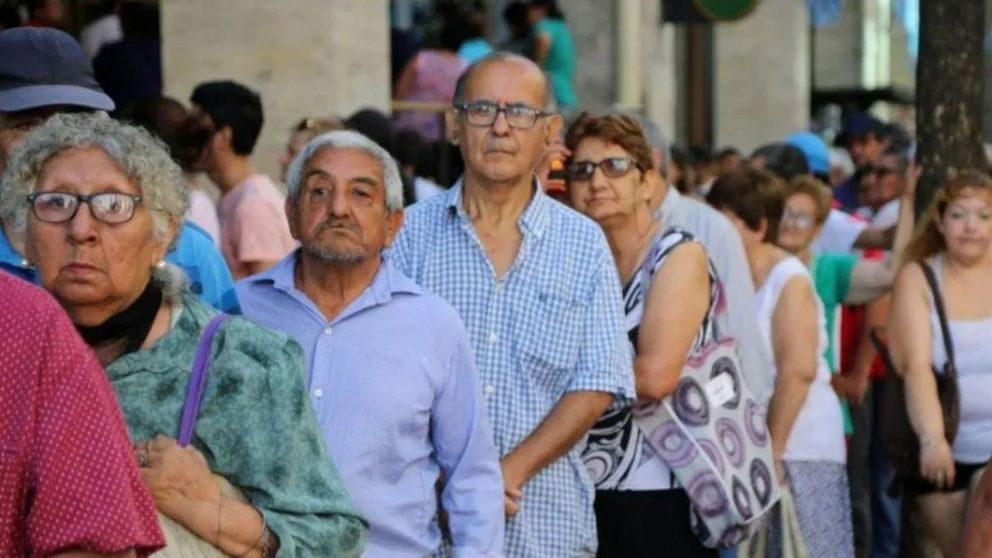 El Senado debate el proyecto de ley para aumentar las jubilaciones y pensiones, pese a que el Gobierno adelant� que la vetar� en caso de ser aprobada. �En cu�nto quedar�an los haberes? (Imagen ilustrativa).