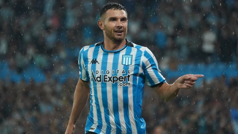 Racing blindó a Adrián Martínez con una cláusula de USD122 M