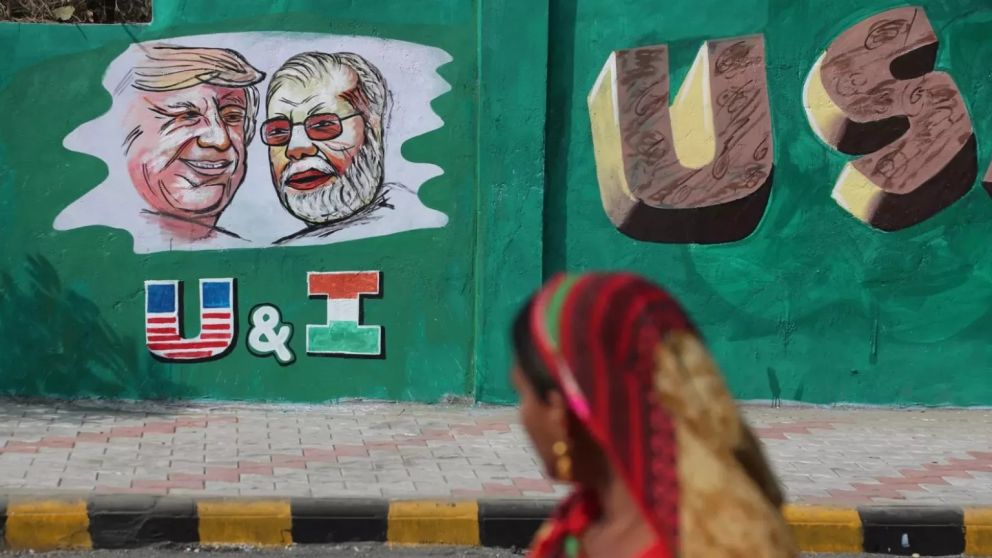 Las pintadas celebraban la reunión de Narendra Modi, primer ministro de India, con Trump, en febrero de este año