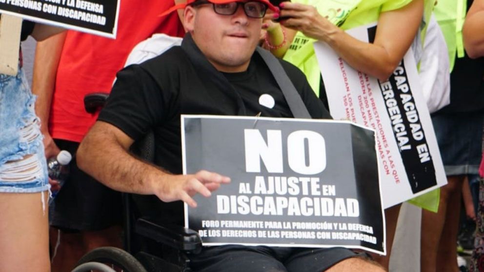 Jornada de protestas y reclamos por recortes presupuestarios
