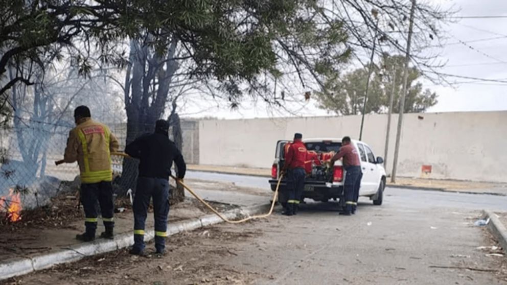 Se registraron varios incendios de pastizales en Salta.