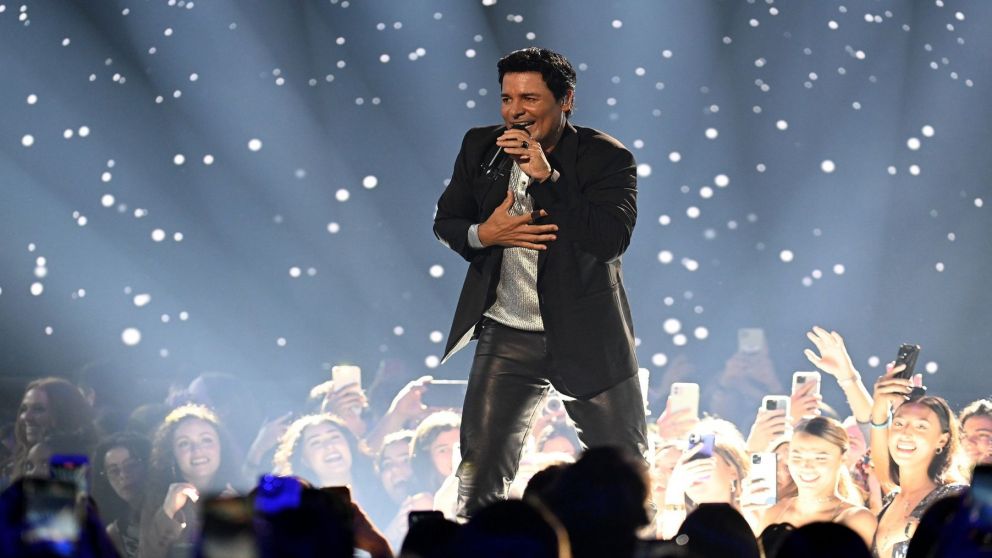 El sorpresivo tuit de Chayanne en el Día del Padre.