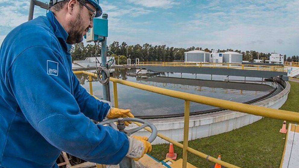 El agua desde el enfoque humanitario y como derecho de todos