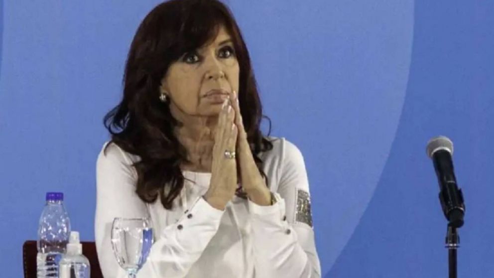 "Estamos transitando un nuevo intento de destrucci�n", asegur� CFK