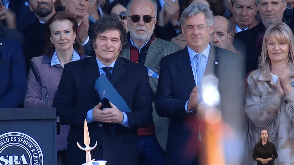 Javier Milei junto a Nicolás Pino, el presidente de la SRA