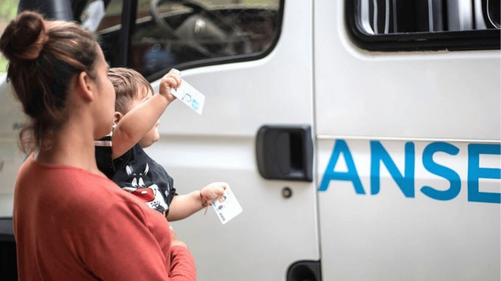 En julio, las titulares de AUH cobrarán con aumento