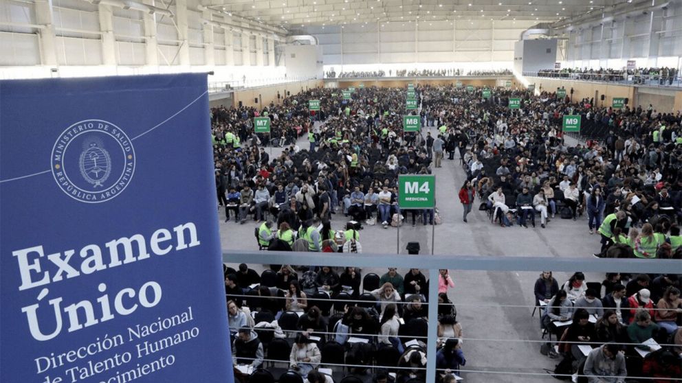 Un grupo de alumnos debe hacer de nuevo el examen de residencias médicas 2025 en Argentina