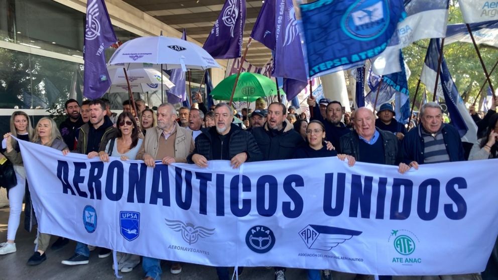 Protesta gremial sin afectar vuelos en el Jorge Newbery