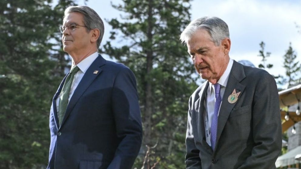 Bessent sube el tono de las críticas contra Powell