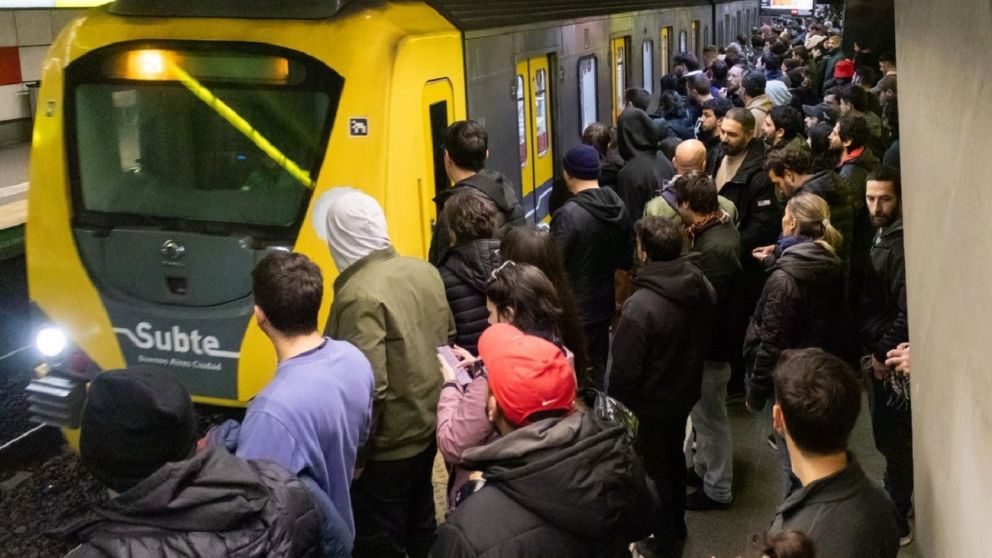 La mayoría de los usuarios utilizan el transporte por motivos laborales