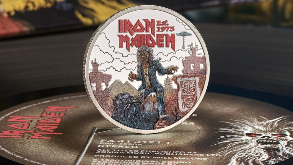 La moneda de Iron Maiden busca capturar "el espíritu rebelde que definió su música durante décadas"