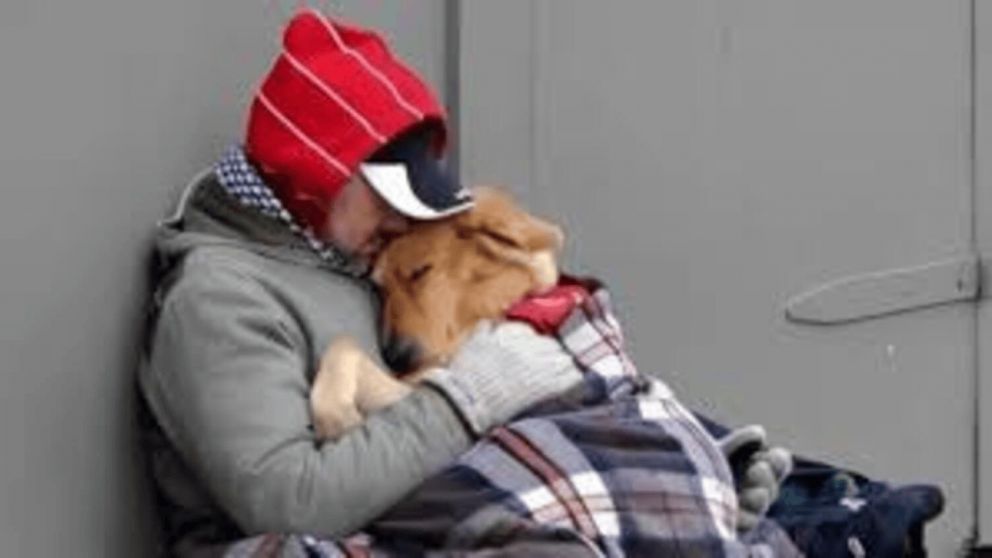 Murió de frío en Mendoza por no dejar solo a su perro: la historia que conmovió a todos
