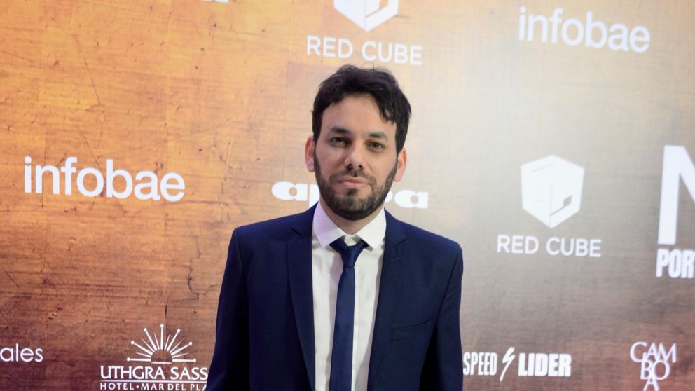 Facundo Pedrini se llevó una estatuilla por la web de Crónica