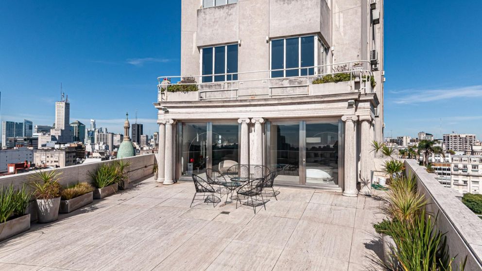 Con vistas únicas, el penthouse de Corina Kavanagh se alquila por mes