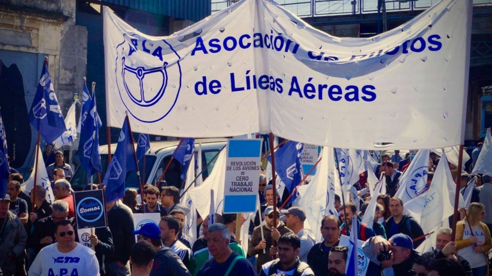 Los pilotos decidieron suspender las medidas de fuerza.