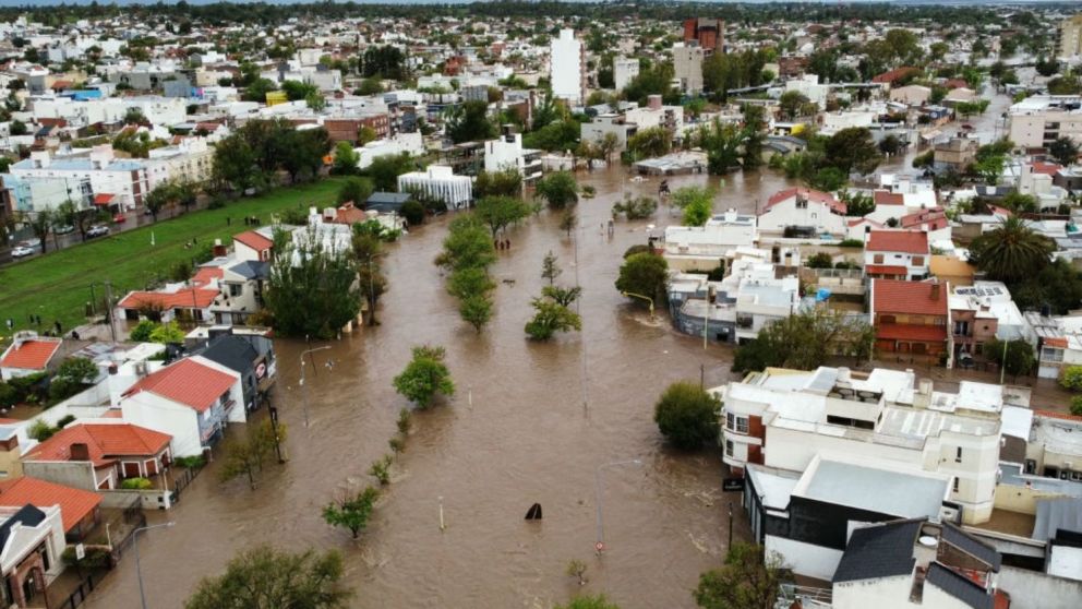 El PJ bonaerense cuestionó a Milei por vetar Ley que creaba fondo de ayuda a Bahía Blanca por las inundaciones de marzo pasado.