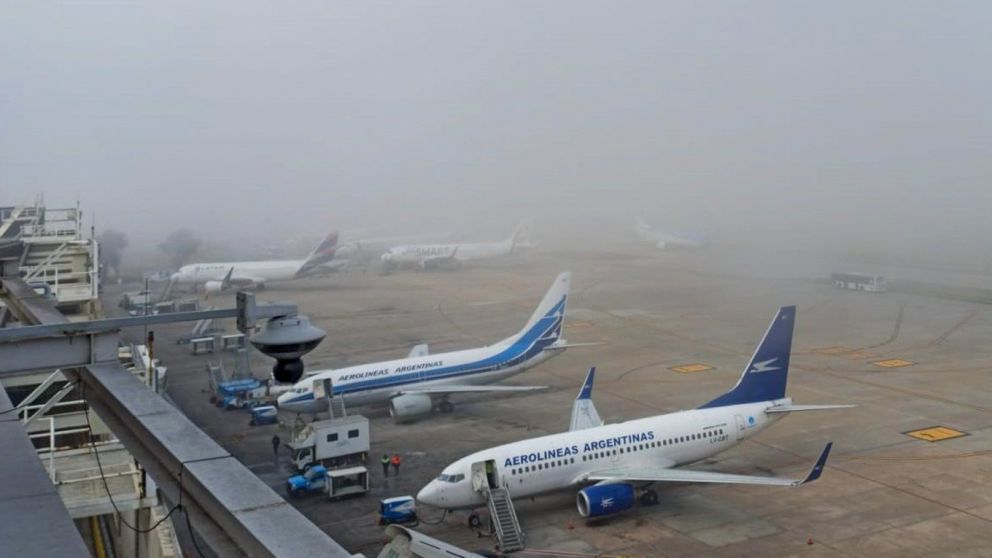 El aeropuerto retomó su actividad recién a las 13