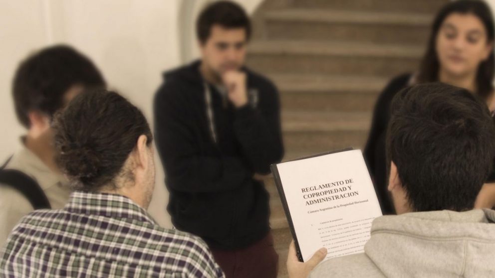 Dirigida a propietarios, administradores y público en general, organizada por Capacitarte UBA. (BAE)