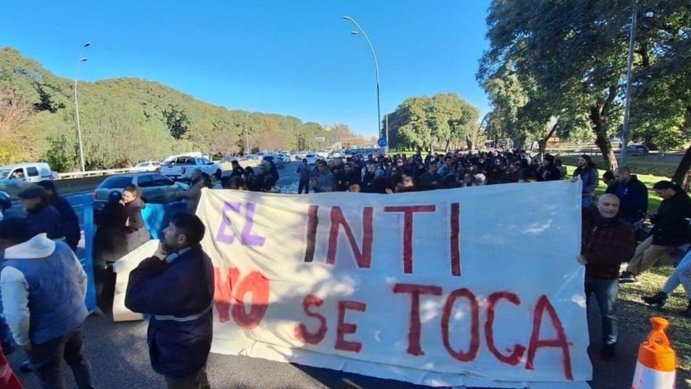 El INTI y el INTA se movilizan en contra del gobierno de Javier Milei
