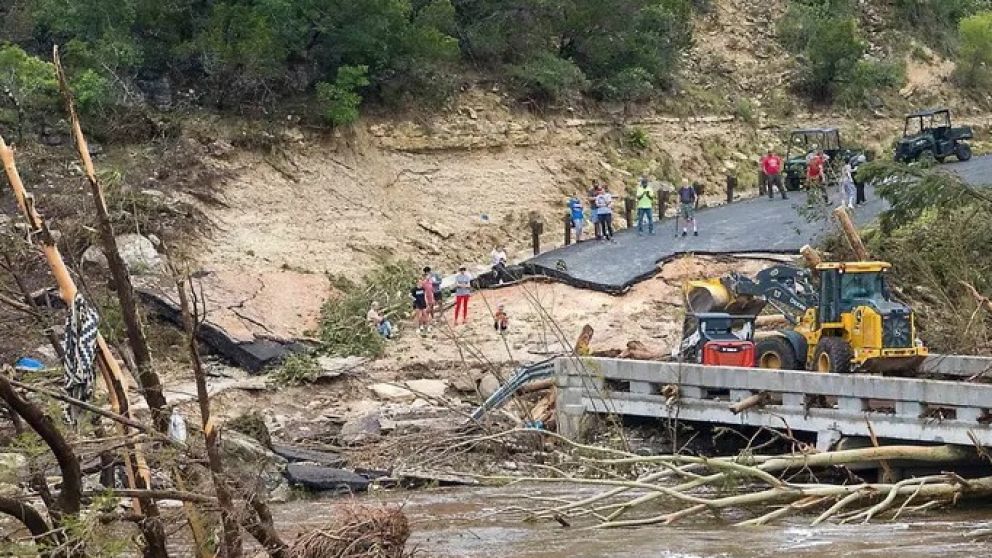 El desborde del río Guadalupe causó serios destrozos