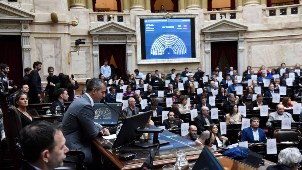 Sesiona la Cámara de Diputados.