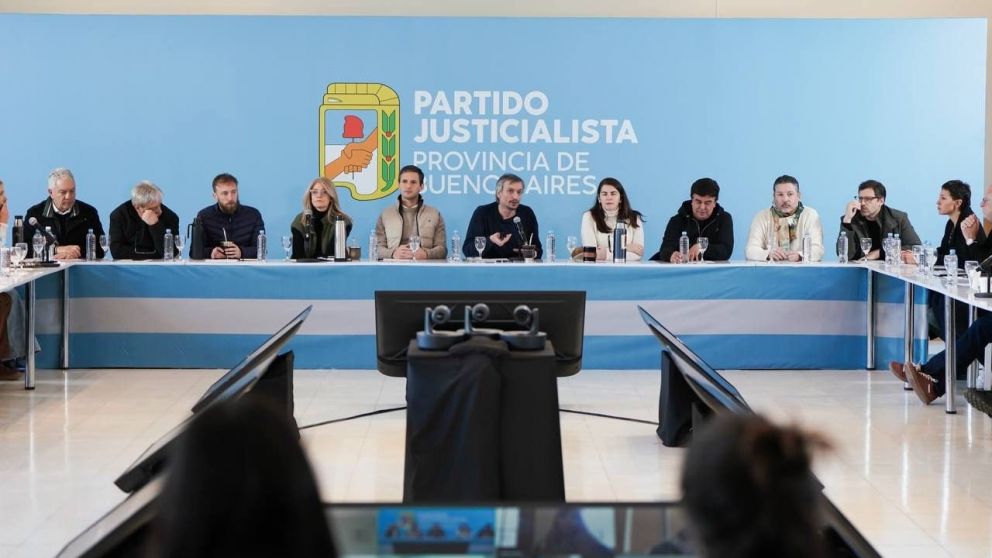 M�ximo reuni� al Consejo provincial del PJ que convoc� al Congreso partidario para que defina las alianzas electorales.