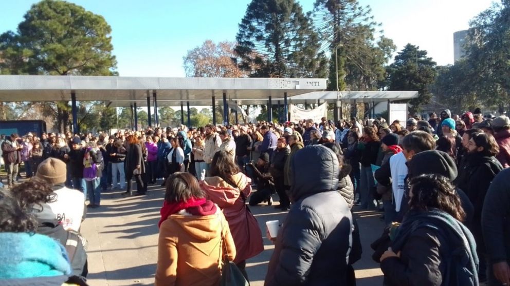 Entre otros tópicos los trabajadores remarcaron que el ajuste pone en riesgo a la población