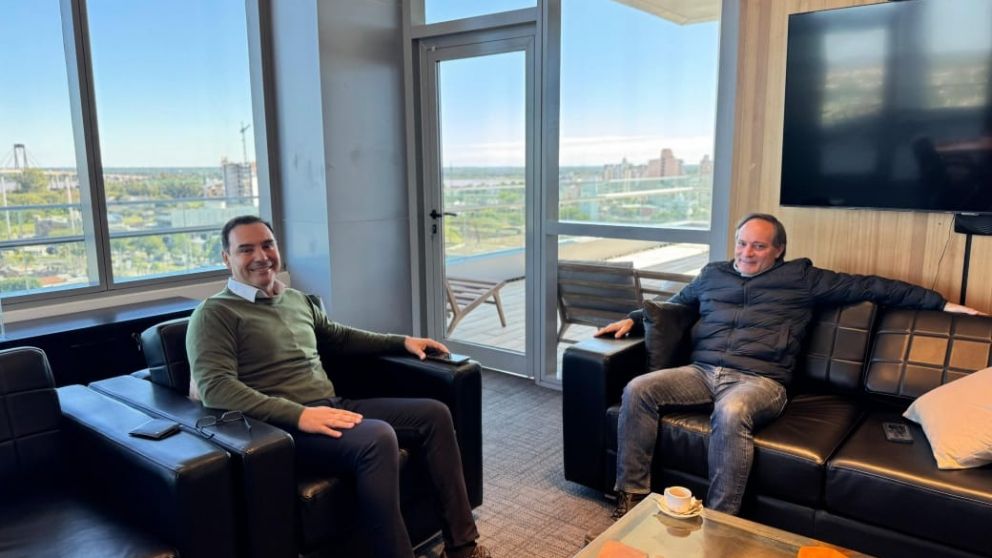 El gobernador Valdes y Camau Espínola sellaron un acuerdo