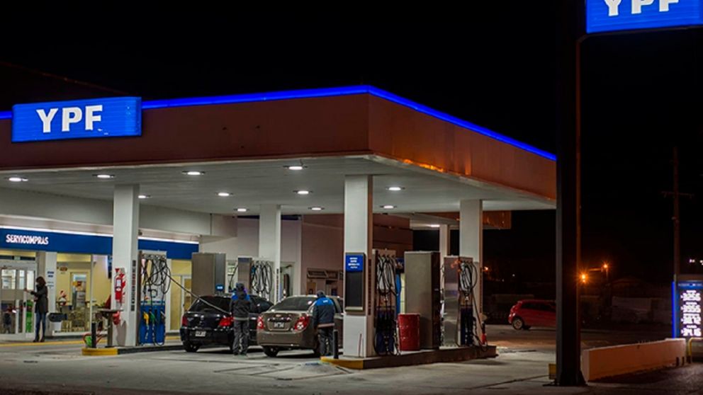 Será más barato cargar nafta a la madrugada