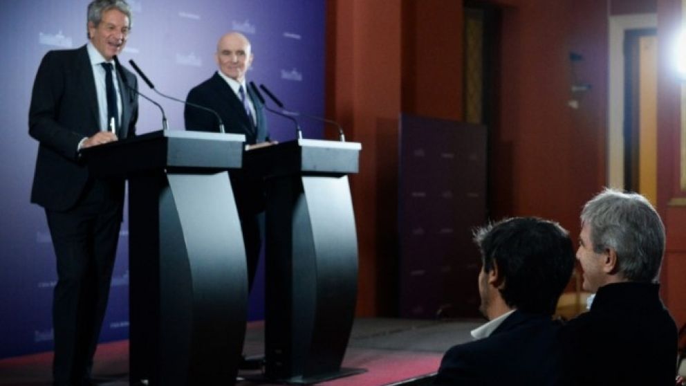 Pazo y Espert presentaron el proyecto ante la mirada de Luis Caputo