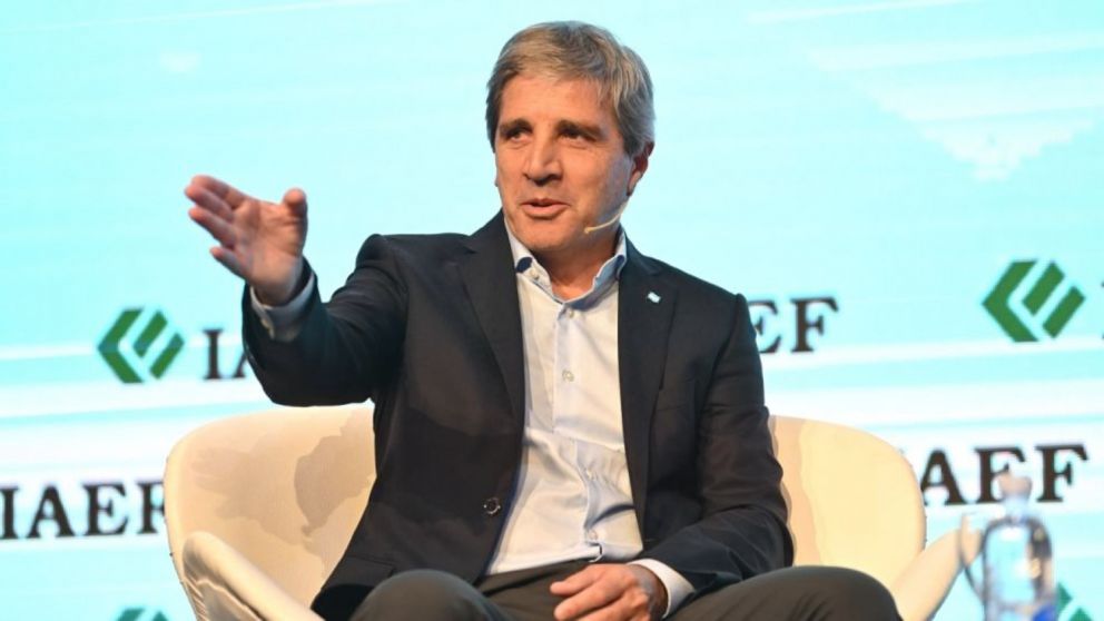 Luis Caputo reveló la hoja de ruta del Gobierno
