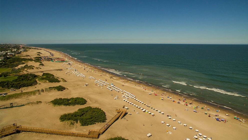 Casas en Cariló y Mar Azul.