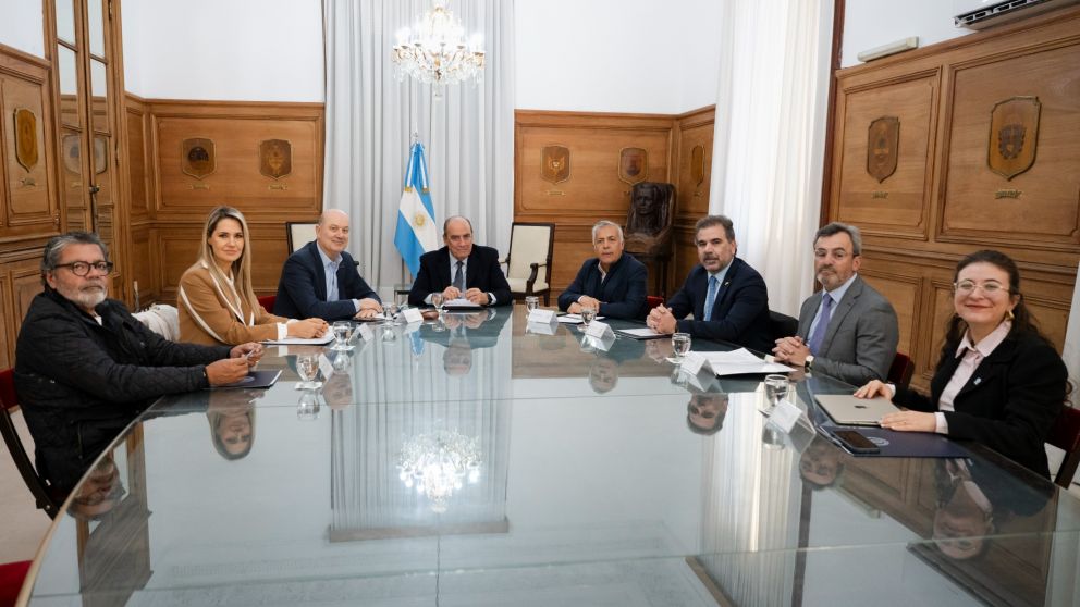 El Consejo de Mayo sesiona por primera vez tras la convocatoria del Gobierno