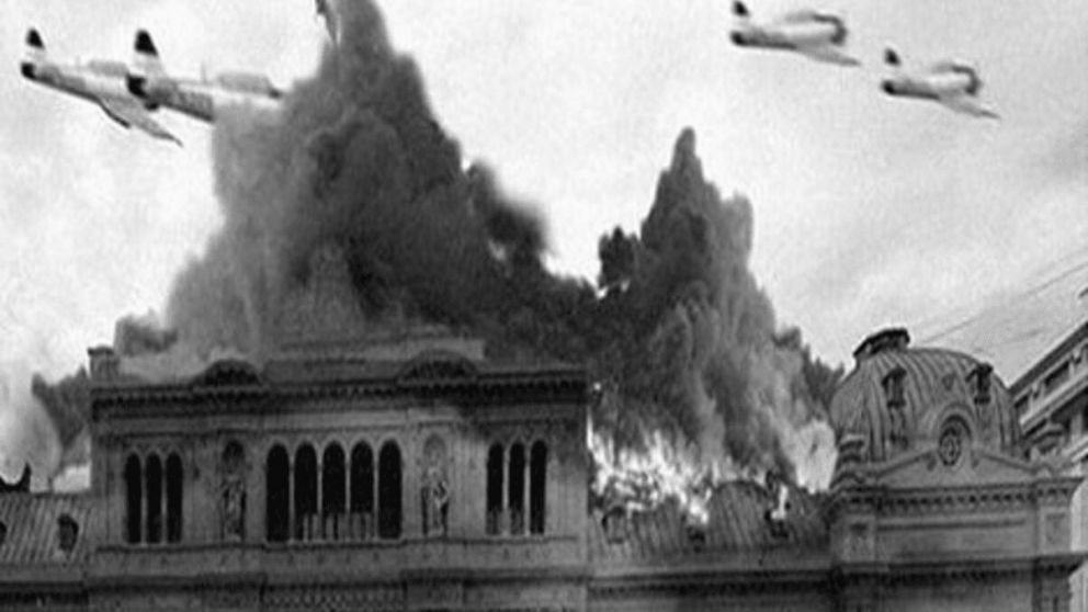 El recuerdo de una tragedia: el 16 de junio de 1955 bombardearon la Plaza de Mayo y la Casa Rosada