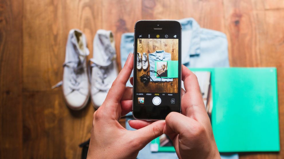 Foto con smartphone (Freepik)