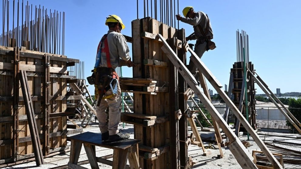 El sector de la construcción registró en abril su mayor suba mensual desde julio