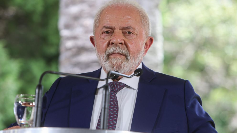 Lula mencion� la prohibici�n de usar celulares en las escuelas primarias y secundarias