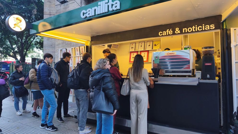 El puesto/cafeter�a de Junin y Paraguay ya tiene otra sucursal frente a la facultad de Derecho.