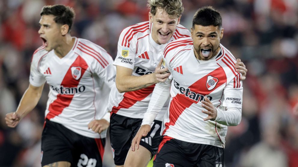 River Plate vs Barracas Central. Octavos de Final. Torneo Apertura. Liga Profesional Argentina.