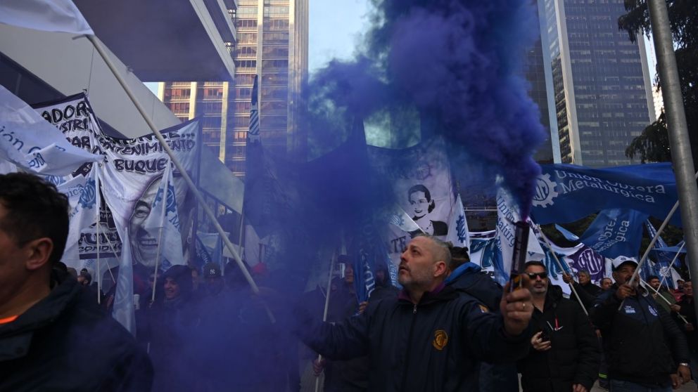 El gremio metal�rgico ya vot� un plan de lucha en su Congreso de Delegados