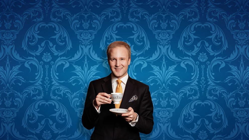 William Hanson, de 35 años, es un instructor de etiqueta británico estrella de Tik Tok